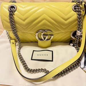 GG MARMONT SMALL SHOULDER BAG
Vibrant Yellow